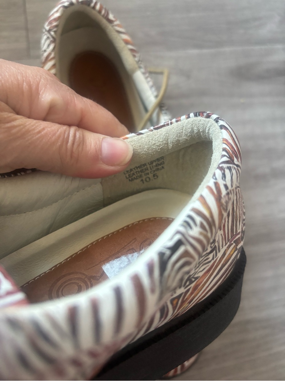 ICON Women's Multicolor Leaf-Print Lace-Up Oxfords - Picture 4 of 4